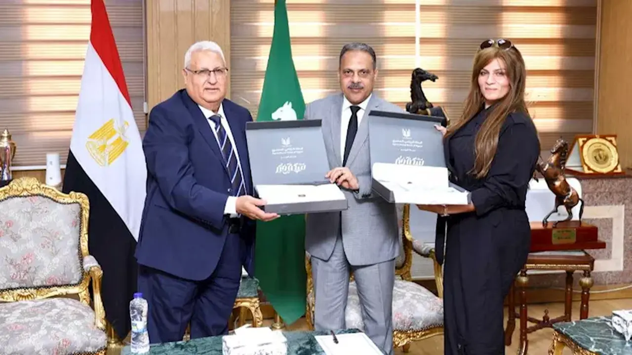 البنك الزراعي يوزع كوبونات السلع الغذائية في الشرقية ضمن مبادرة “سكة خير”